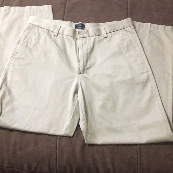 Dockers khakis. Classic straight fit. Size 36x32 - Picture 2 of 6